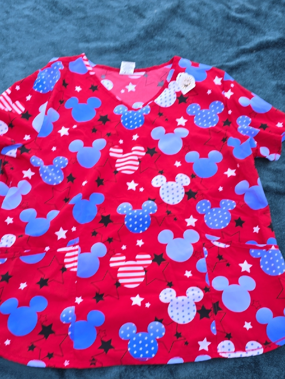 Scrub Top Red Mickey-Print